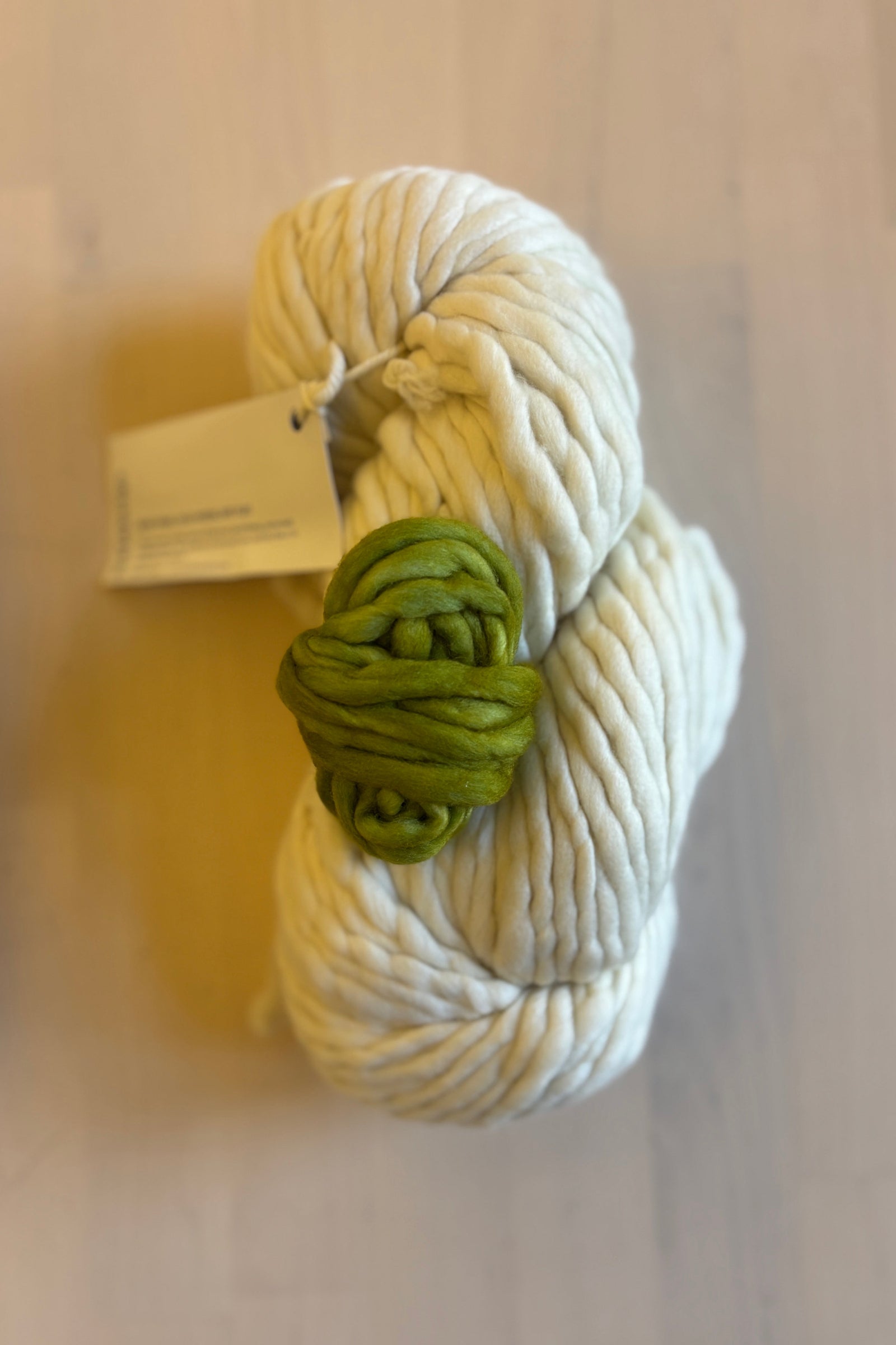 knit-pumpkin-kit-white-2025