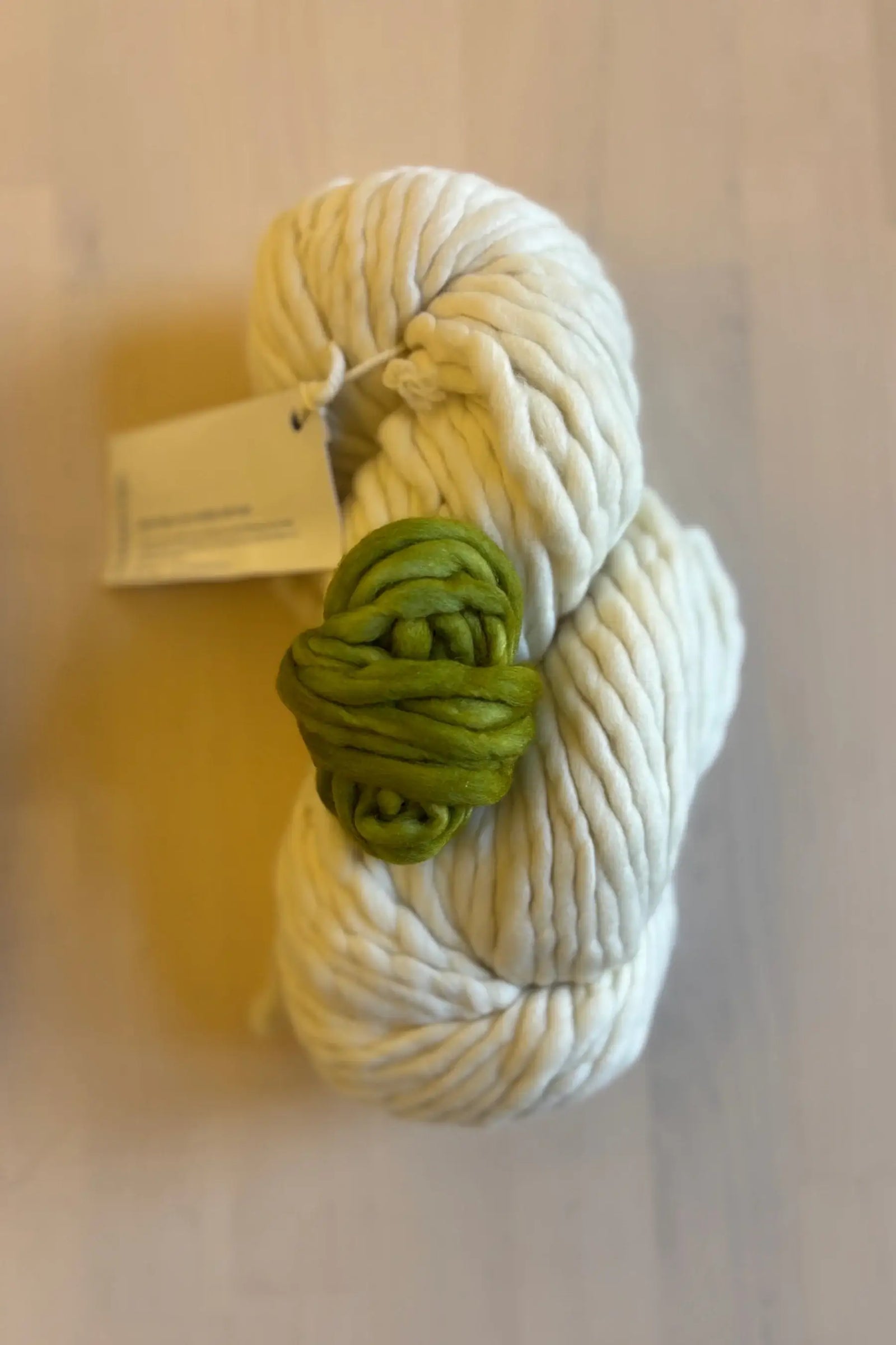 knit-pumpkin-kit-white-2025