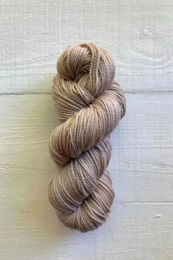 manos_sami_y2205_driftwood