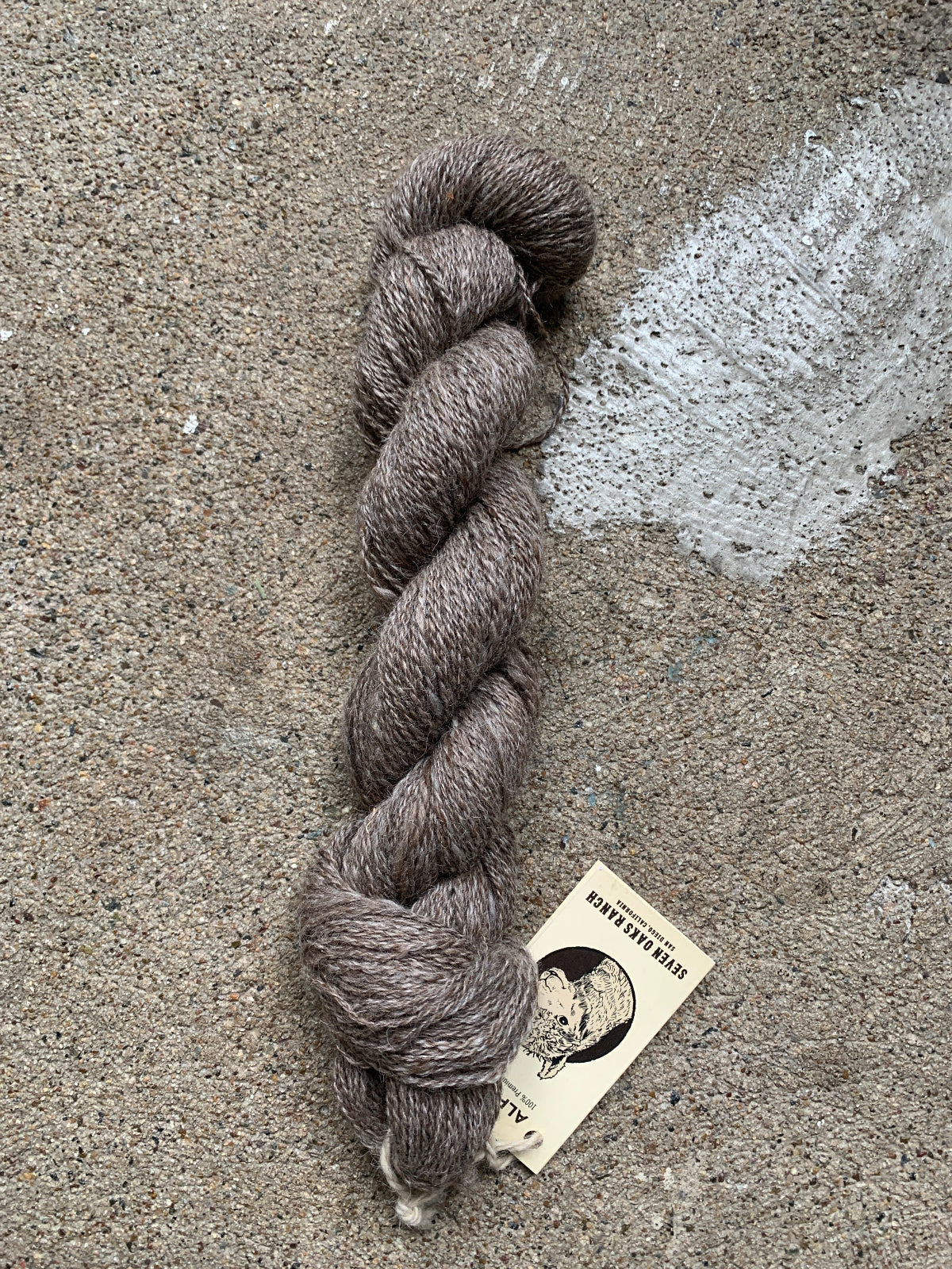 seven-oaks-ranch-alpaca-sign-rose-gray-tweed