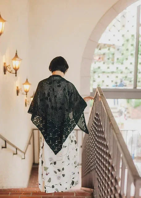 Amirisu Assemblage Shawl Volumen 1 - Apricot Yarn Supply