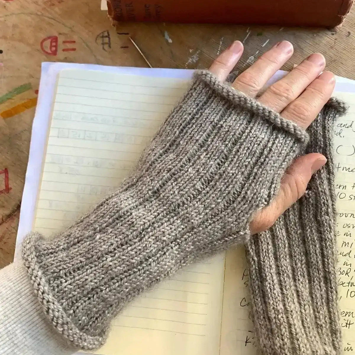 apricot-yarn-supply-ada-mitts-3