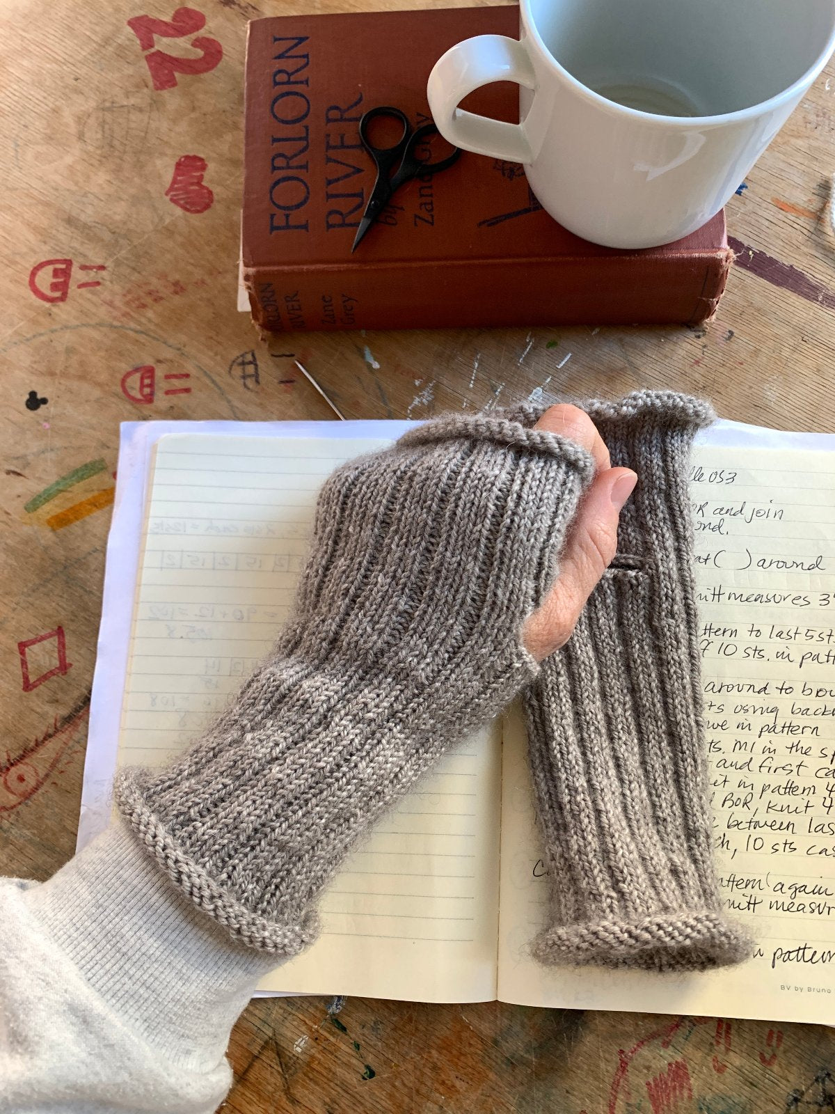 apricot-yarn-supply-ada-mitts-4