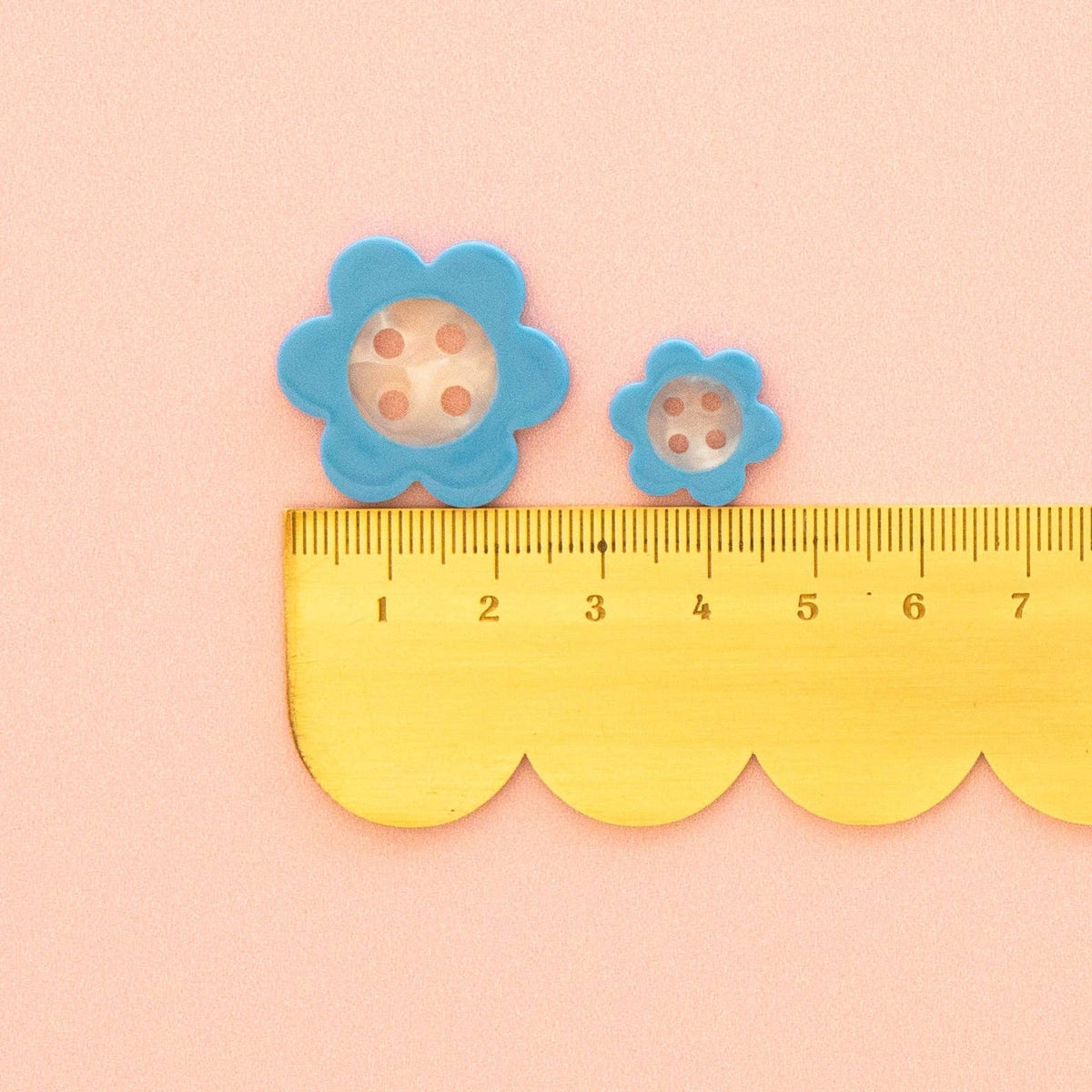Sarah Hearts Blue Daisy Large 1" Buttons