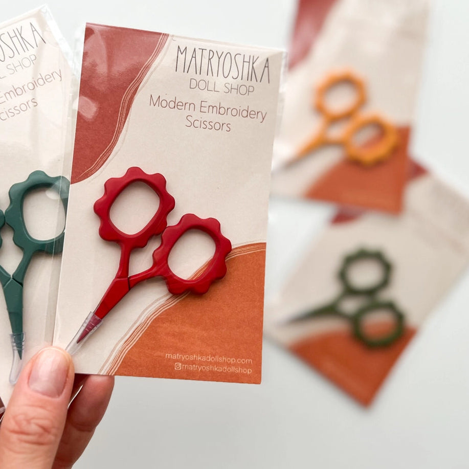 Matryoshka Doll Shop Modern Embroidery Scissors - Apricot Yarn & Supply