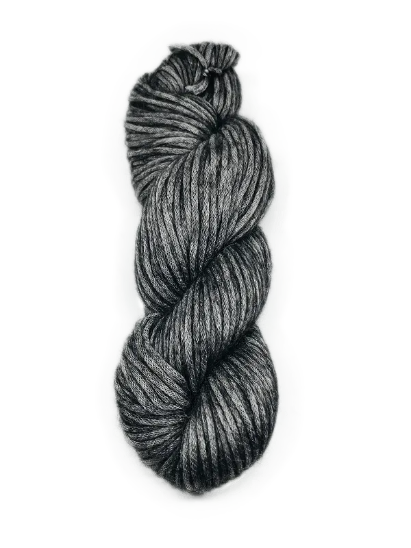 illimani_amelie_charcoal