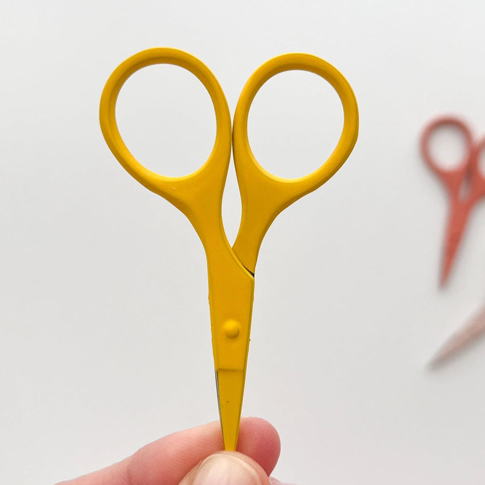Matryoshka Doll Shop Modern Embroidery Scissors - Apricot Yarn & Supply