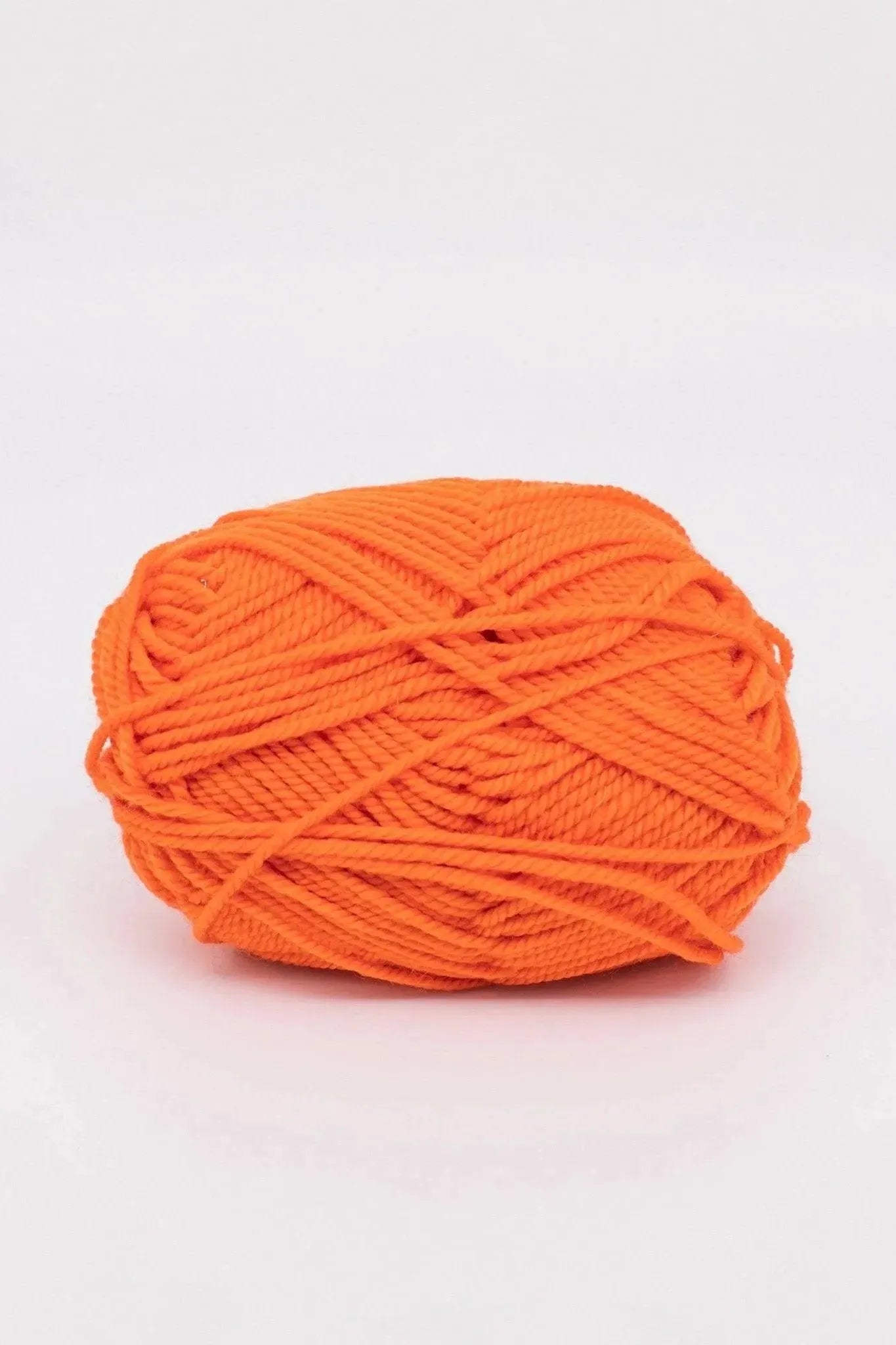 ewe_ewe_wooly_worsted_yarn