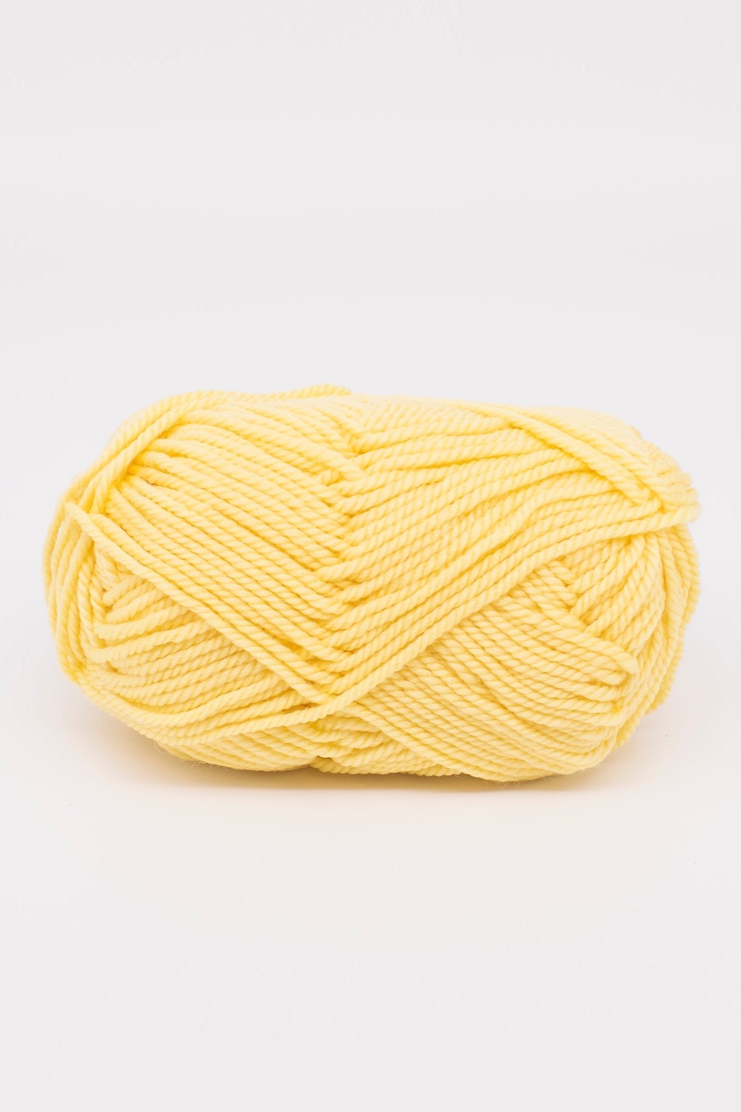 ewe_ewe_wooly_worsted_40_lemon_chiffon