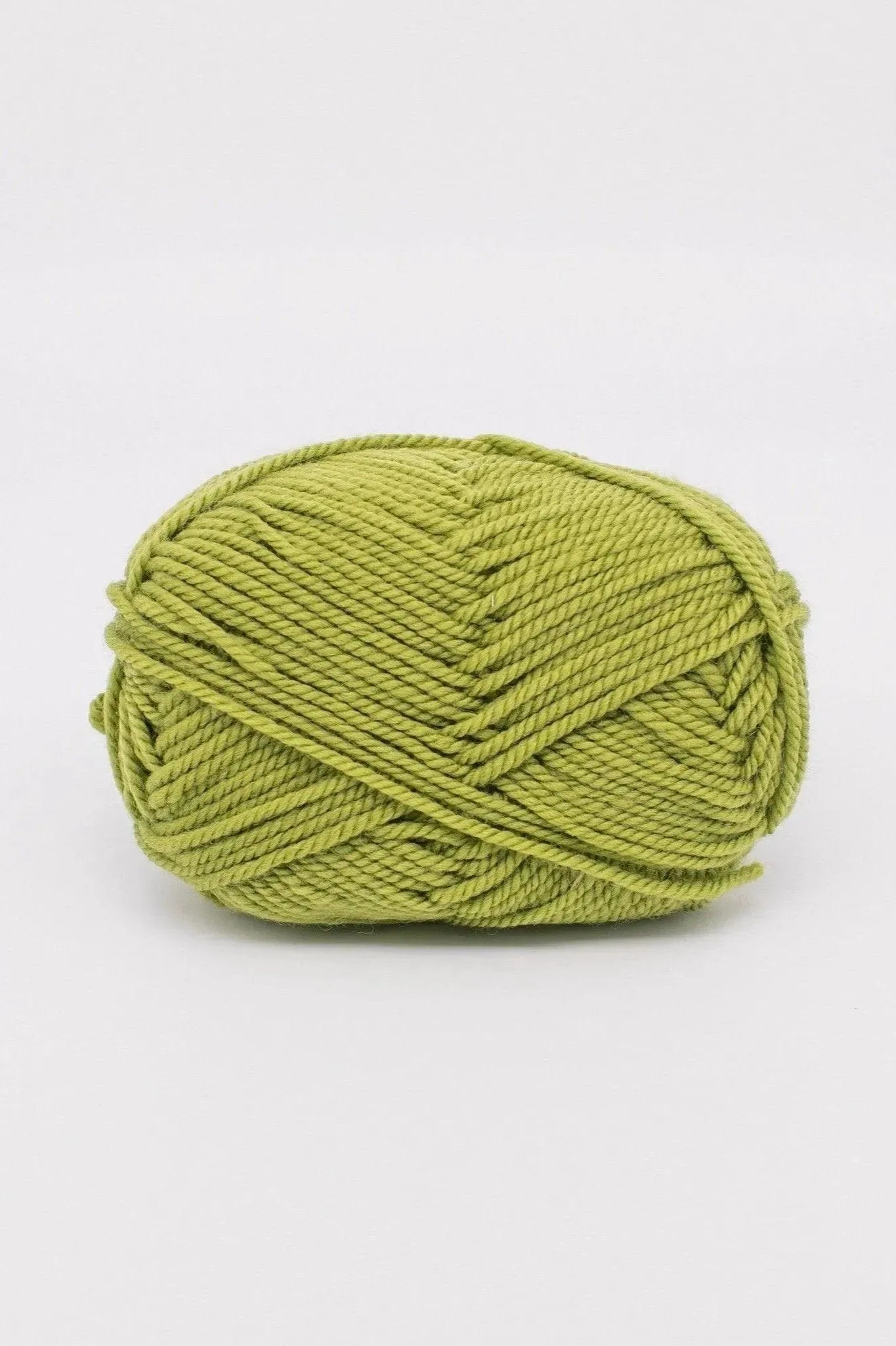 ewe_ewe_wooly_worsted_yarn