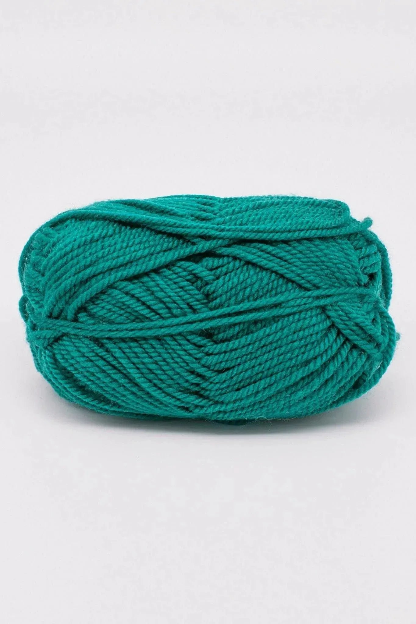 ewe_ewe_wooly_worsted_yarn