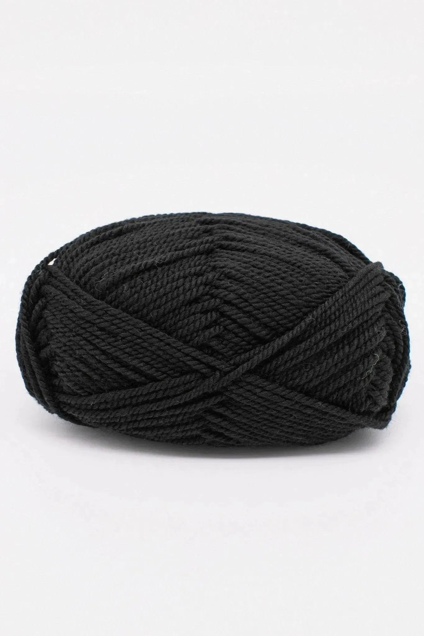 ewe_ewe_wooly_worsted_yarn